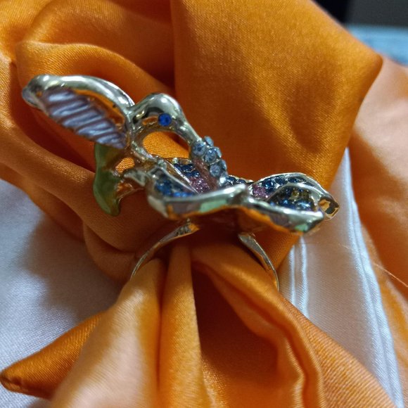 RING - HIBISCUS FLOWER HUMMINGBIRD RHINESTONE ENAMEL GOLD TONE SIZE 7 - Picture 2 of 13